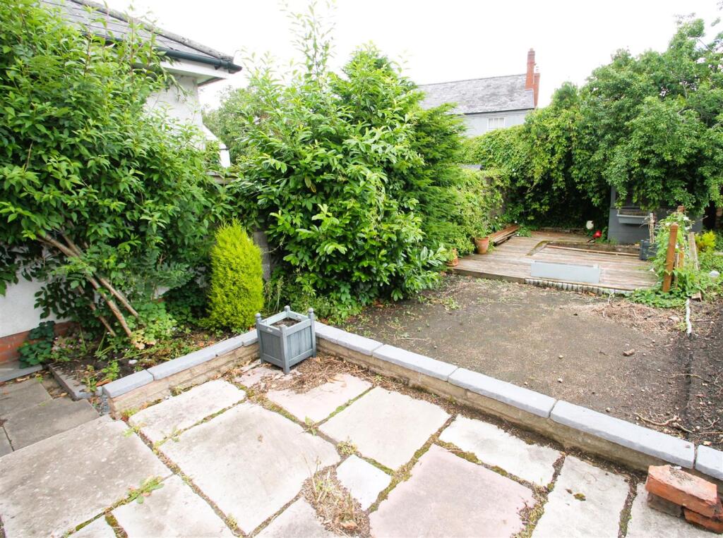 House in Dudley, Town's End - View 5