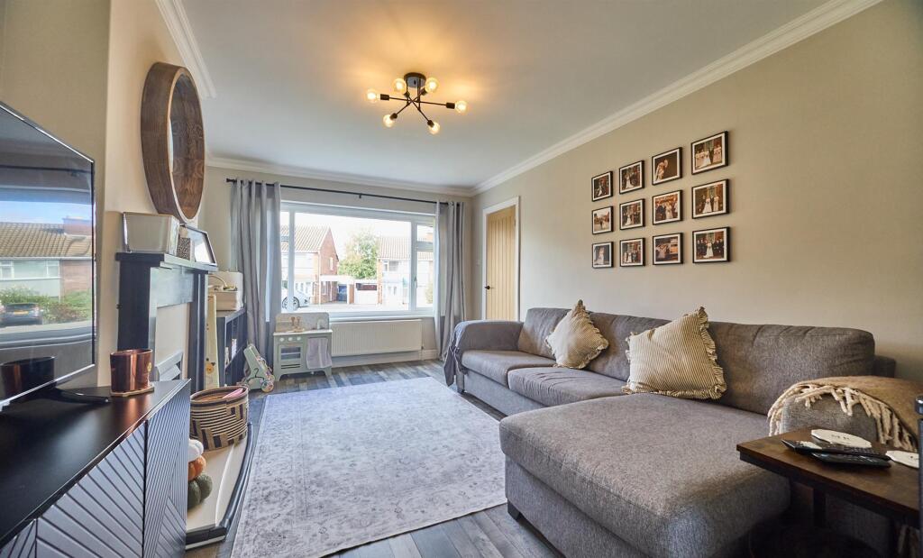 House in Hinckley and Bosworth, Burbage - More