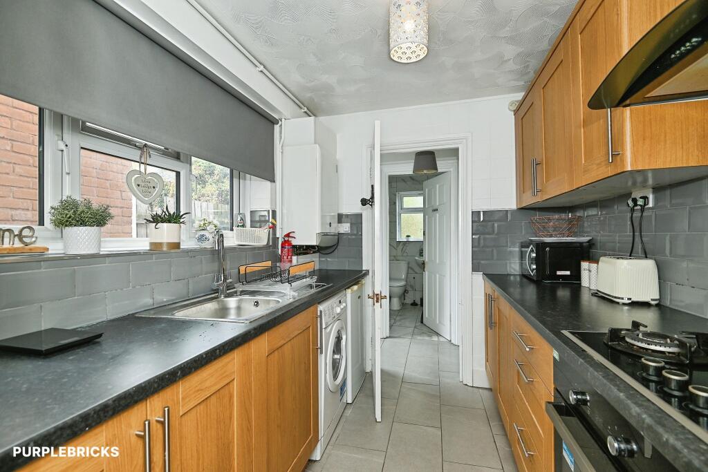 House in Gillingham, Medway - View 4