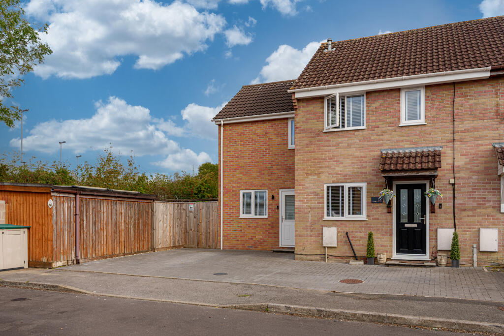 3-bed semi-detached on Indigo Gardens, Westbury, £300,000
