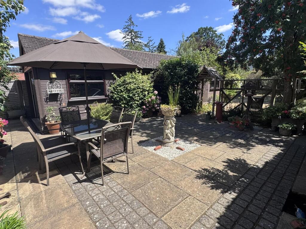 House in Newbury, West Berkshire - View 3