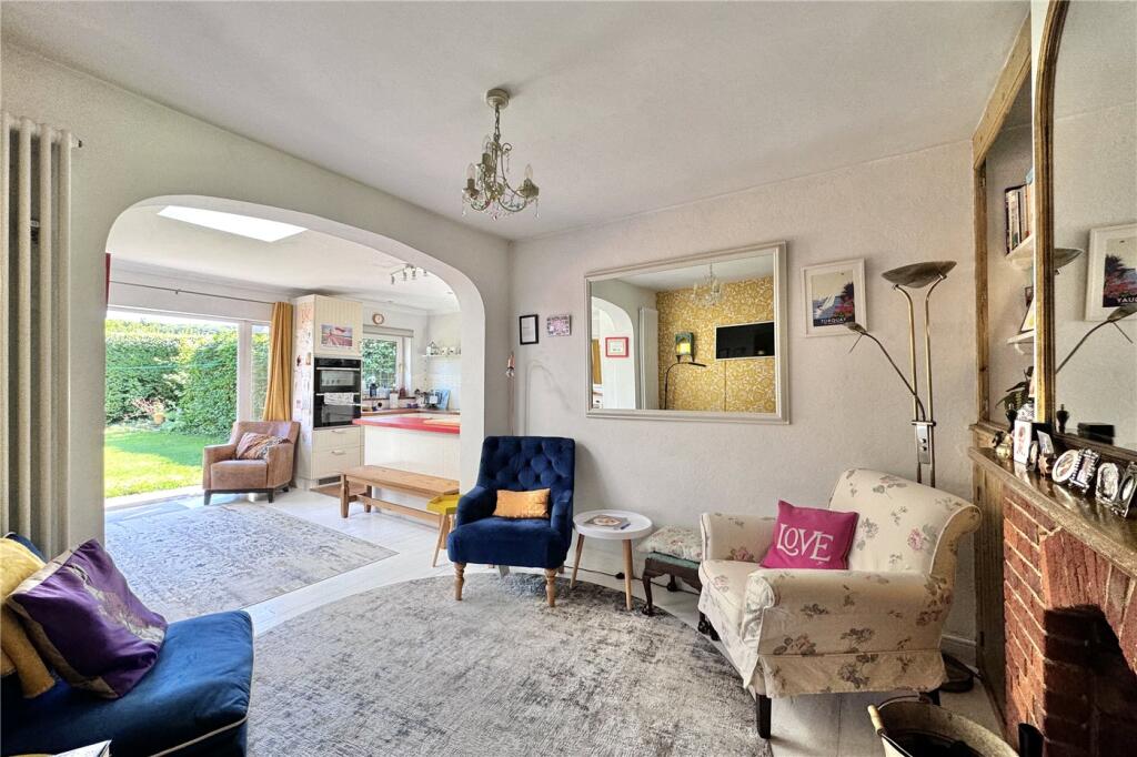 Mayfield Road, Wooburn Green, Buckinghamshire, HP10 photo 4