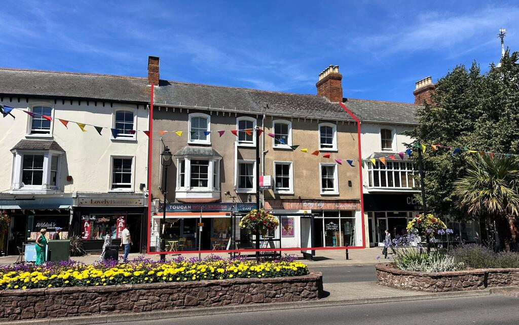 Main image of property: 3-5a & 5 The Parade, Minehead TA24 5NL