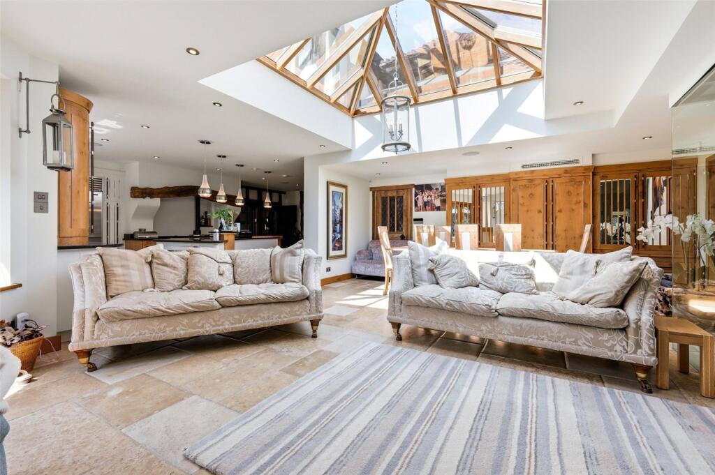 House in Chelmsford - View 4