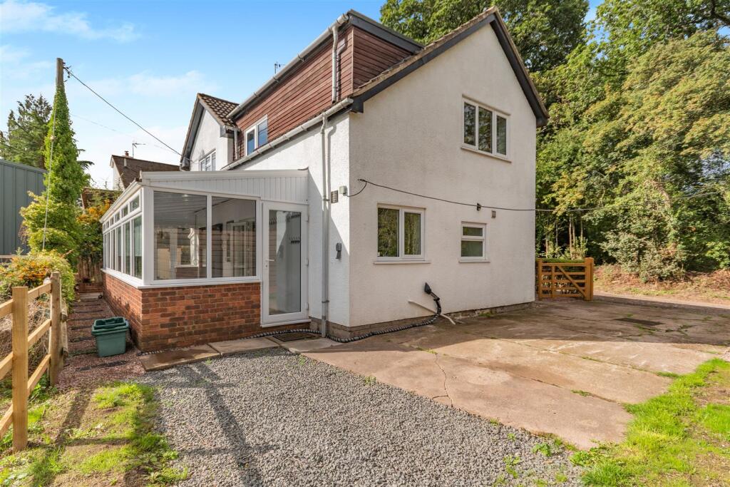 House in Gloucester - View 4