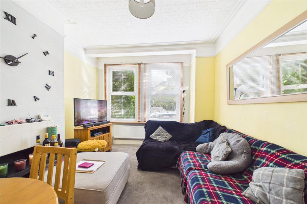 House in Sutton - View 2