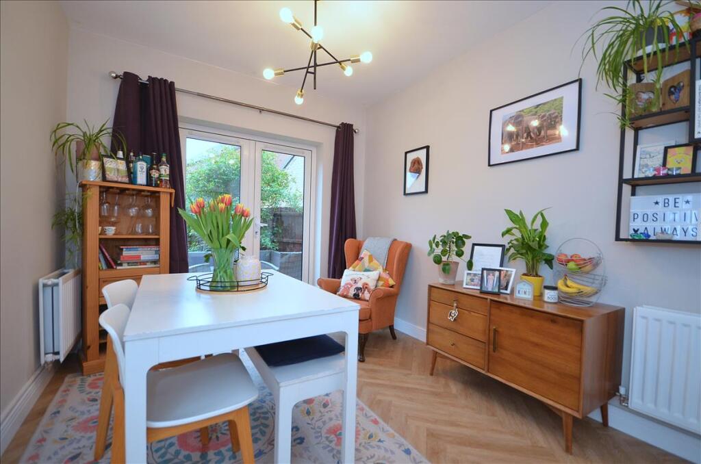 House in Northamptonshire, Raunds - More