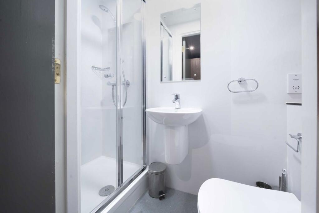 House in Harrow - View 4