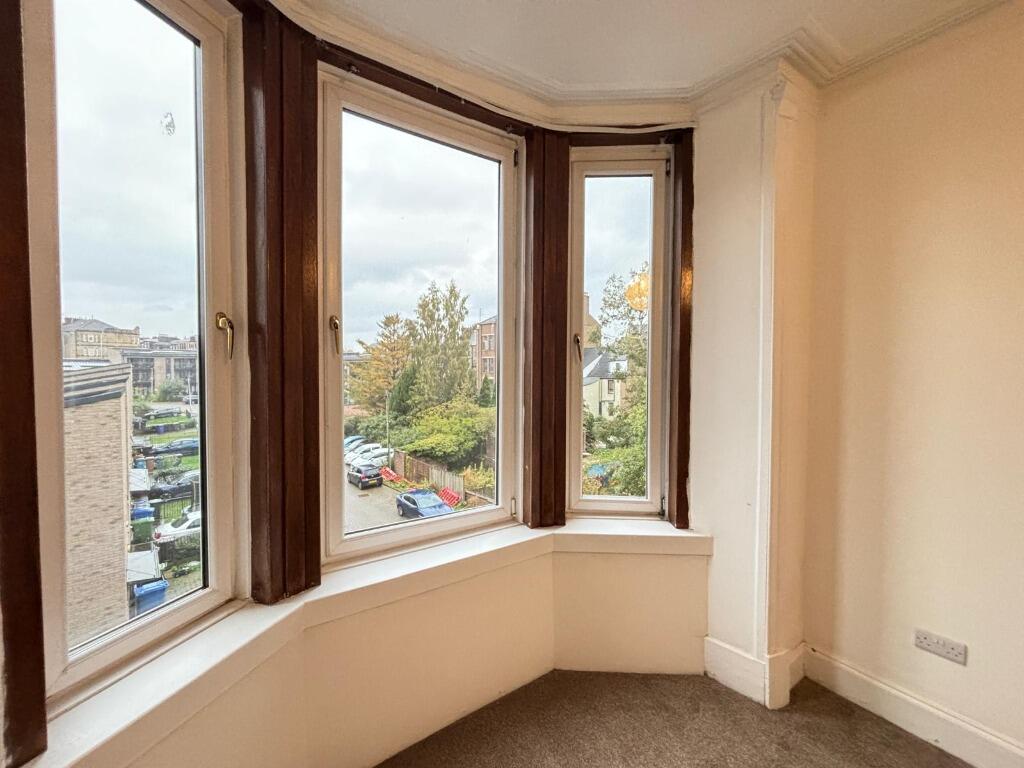 Apartment in Paisley, Renfrewshire - View 3