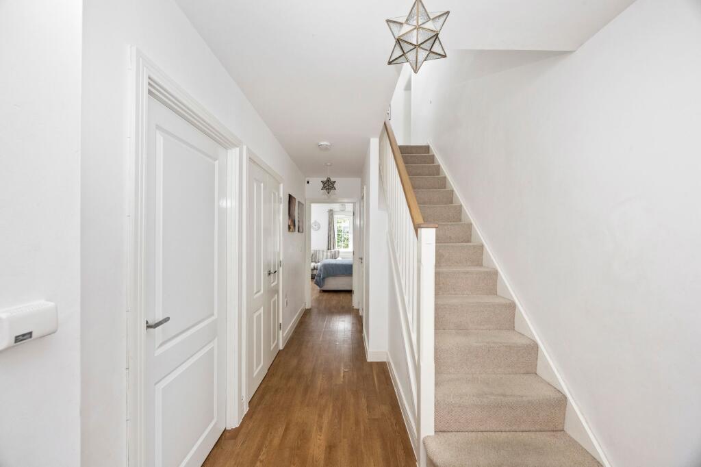 House in Redhill - View 5