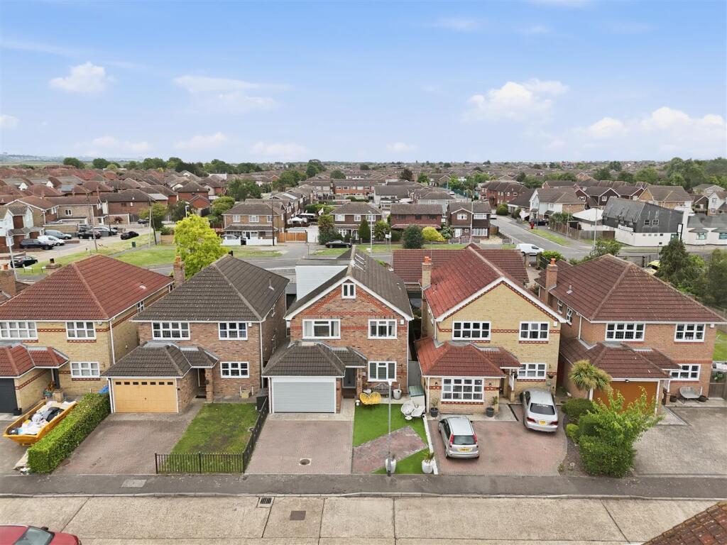 Summerlands, Canvey Island photo 4