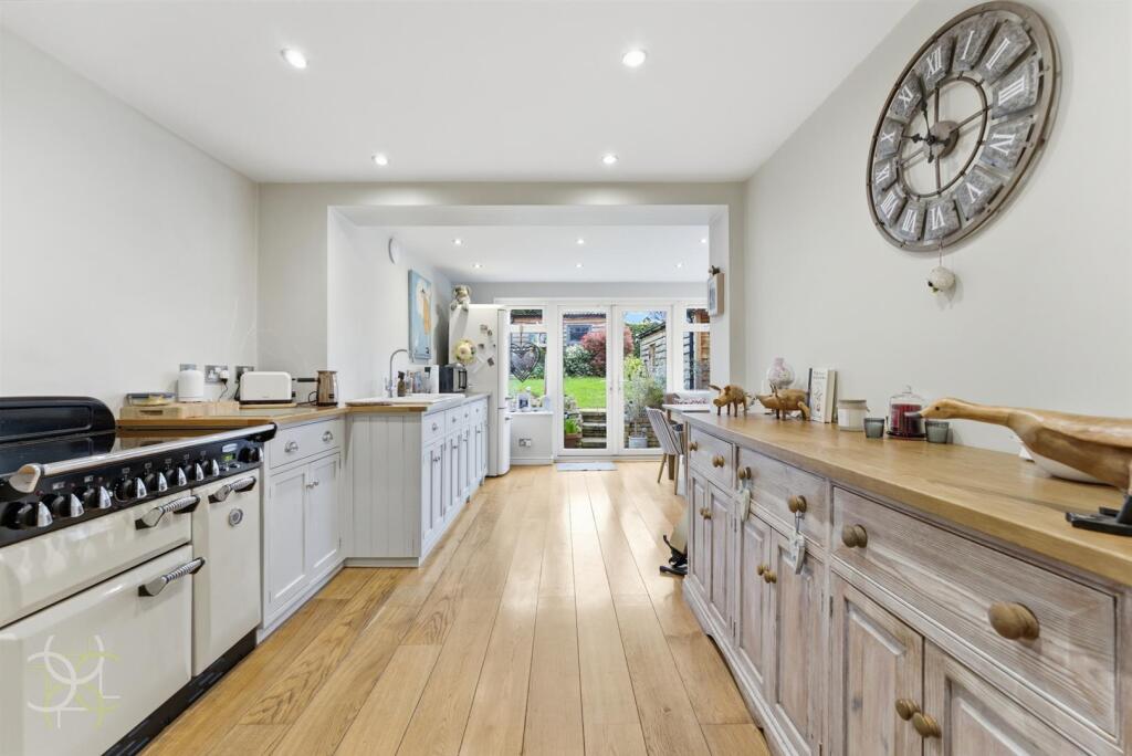 House in Worcester - View 2