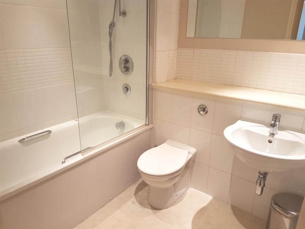 Quartz Apartments, 10 Hall Street, - More
