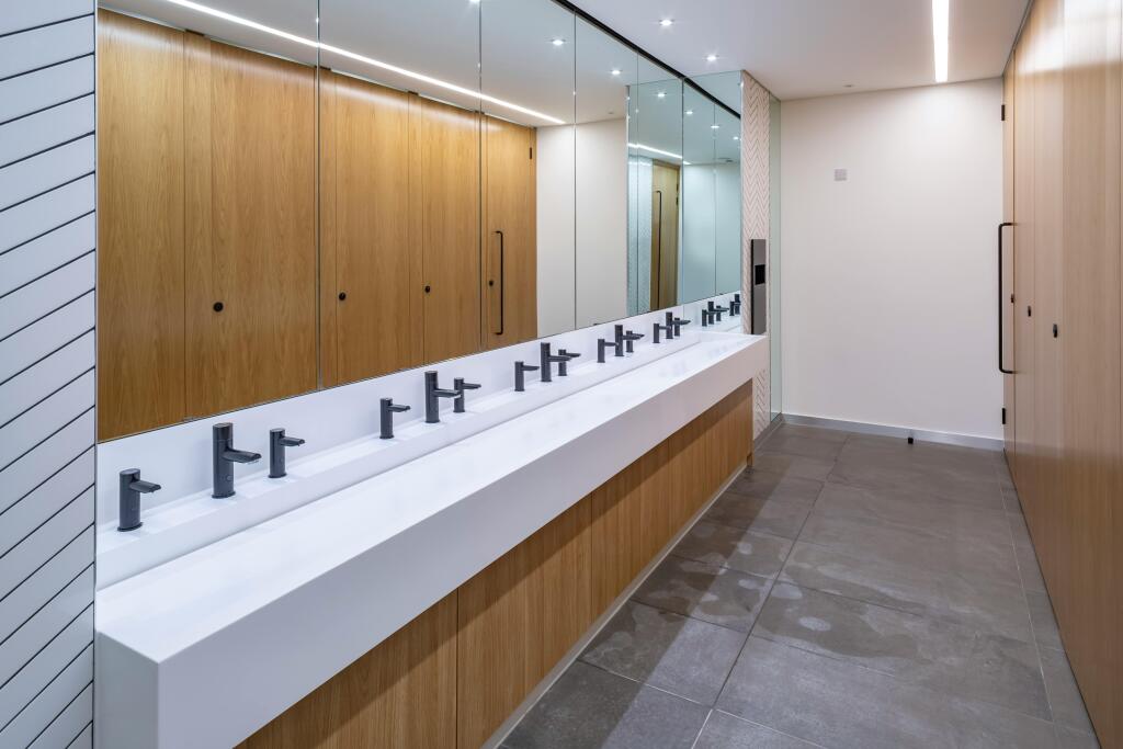 1 Kingsway 4th Floor 13.jpg