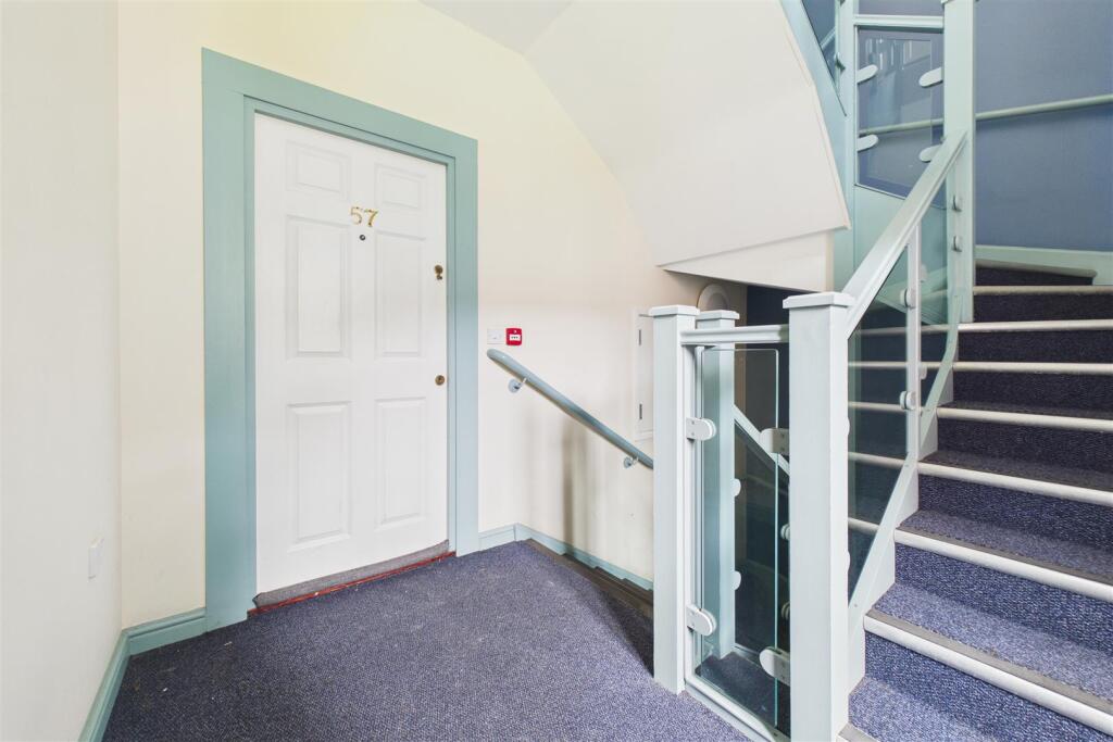 Apartment in Bristol, Woodhill - More