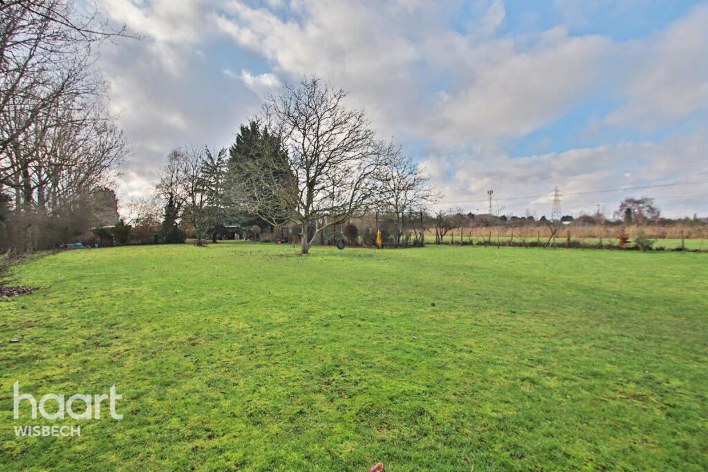 Broadend Road, Wisbech photo 3