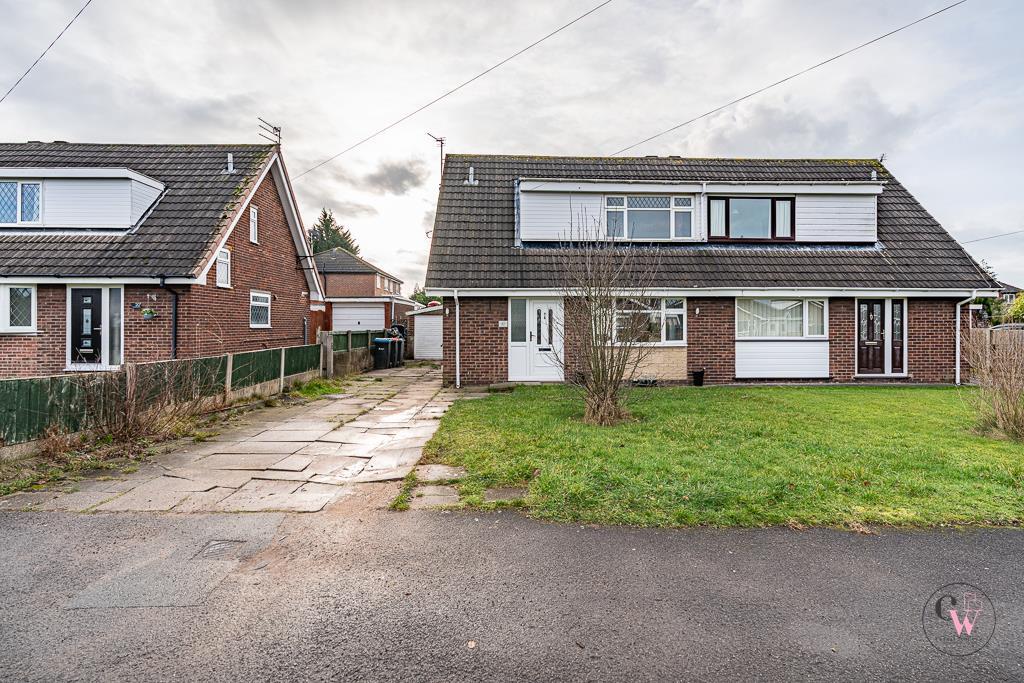 3-bed semi-detached on Wheelock Drive, Winsford, £185,000