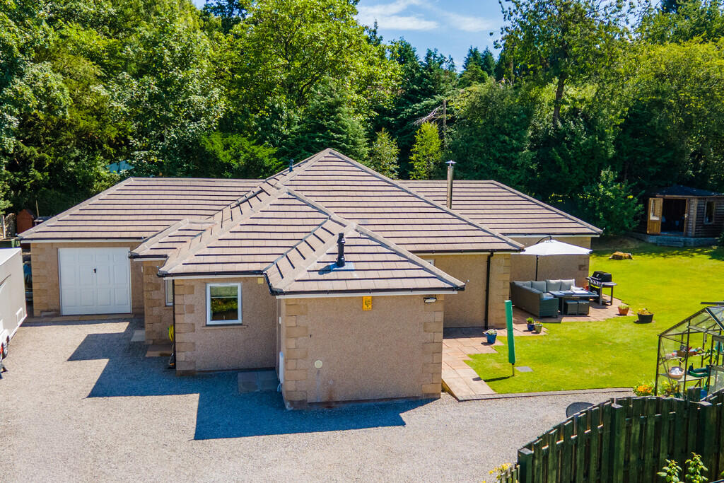 Main image of property: 41b Lindeth Road, Silverdale, Carnforth LA5 0TX