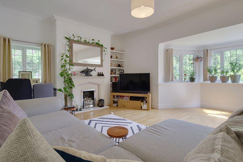 Main image of property: Character Apt., East Avenue, Talbot Woods, Bournemouth