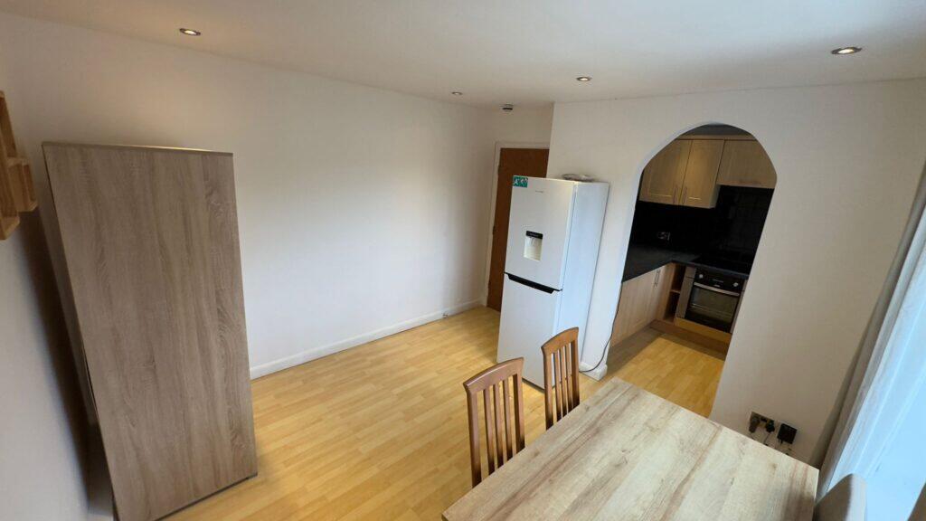 Apartment in Leeds - View 5
