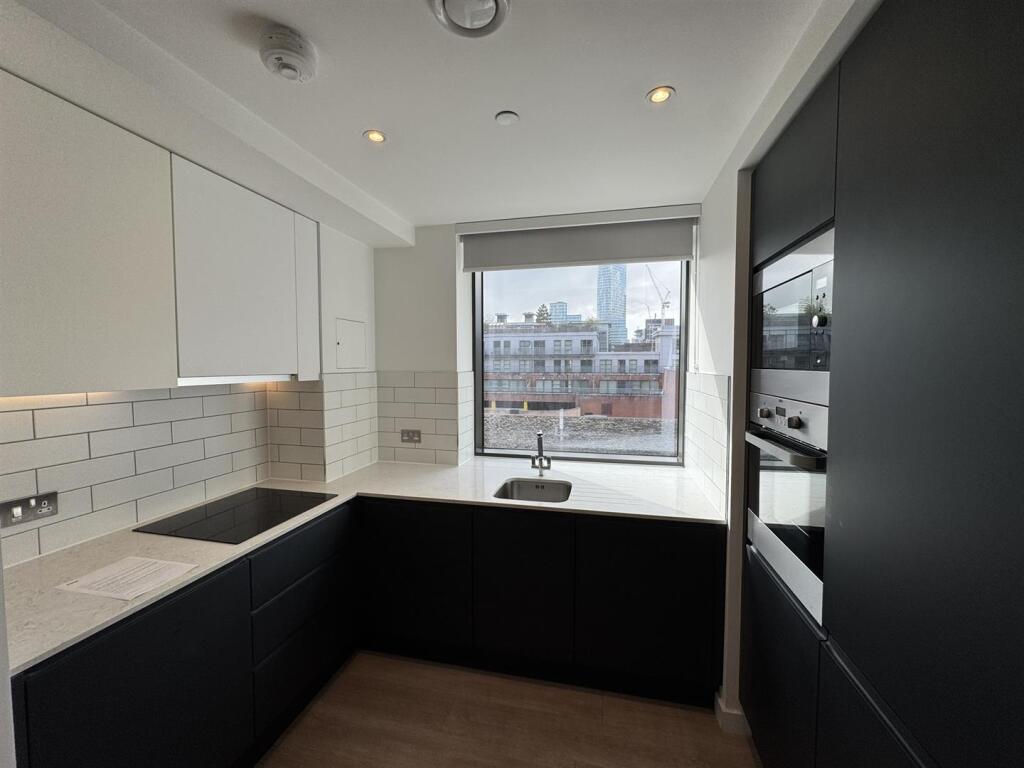 Apartment in Manchester - View 5