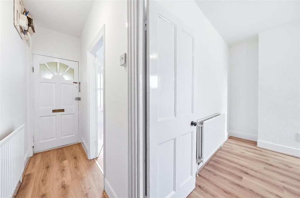 House in Dartford, Joydens Wood - View 2