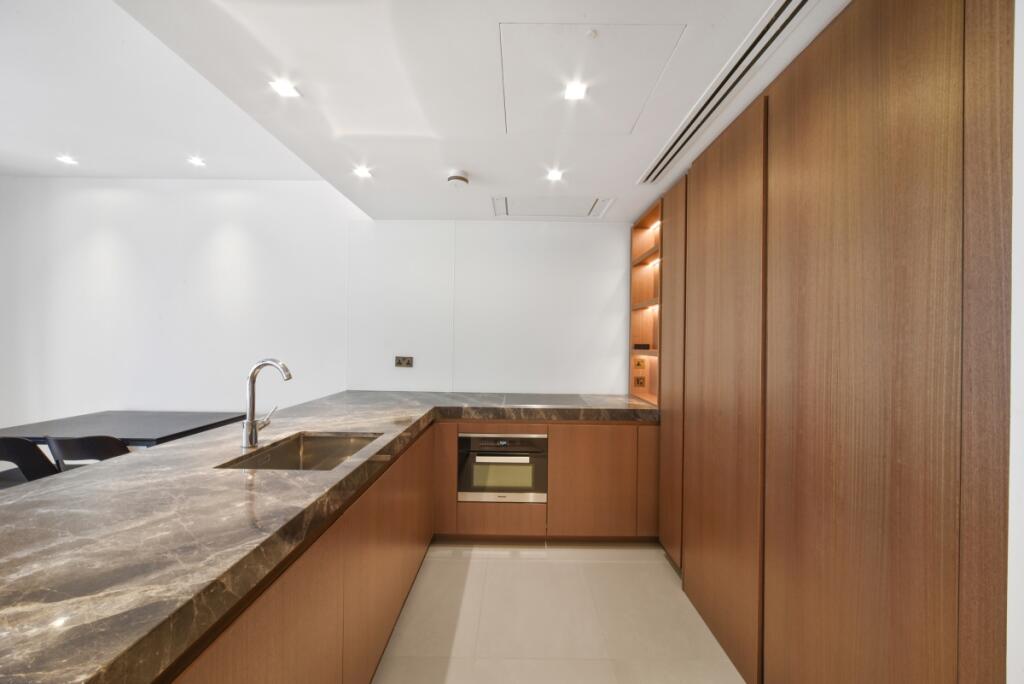 Apartment in London - More