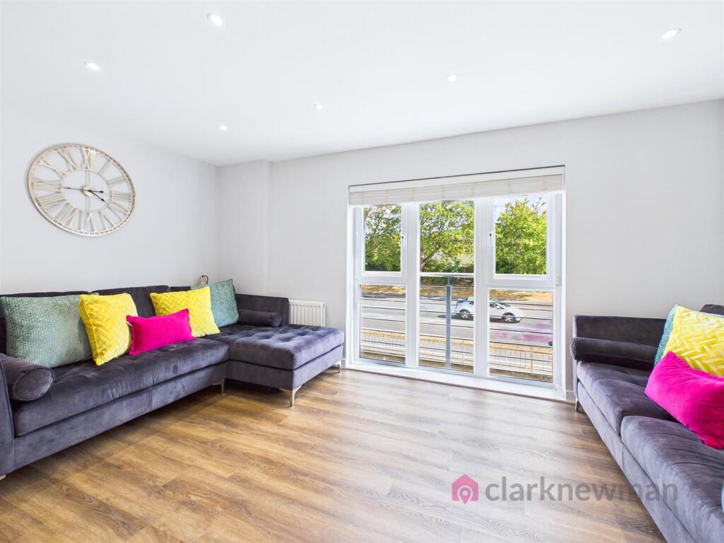 Apartment in Harlow, The High - More