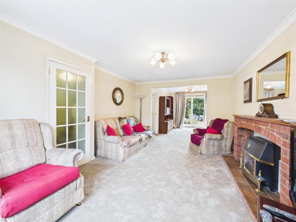 Centurion Close, Abbeymead, Gloucester, Gloucestershire, GL4 photo 2