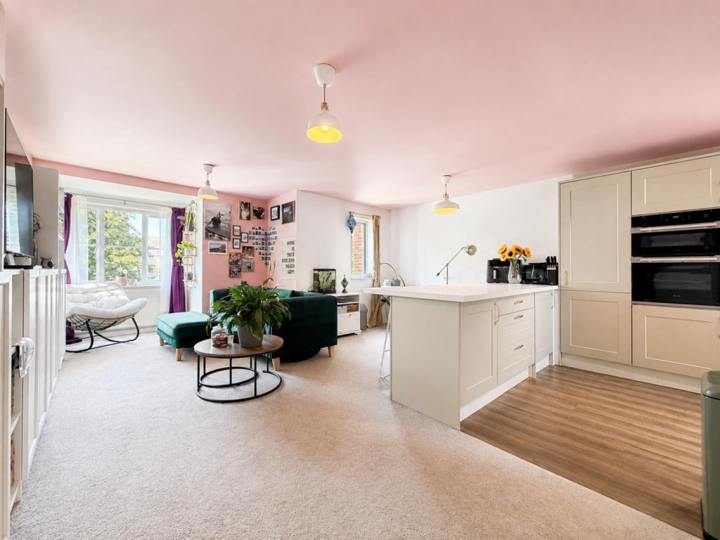 Apartment in Tonbridge - View 4
