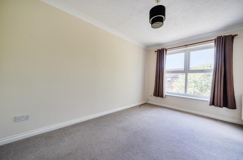 Apartment in Reading - View 2