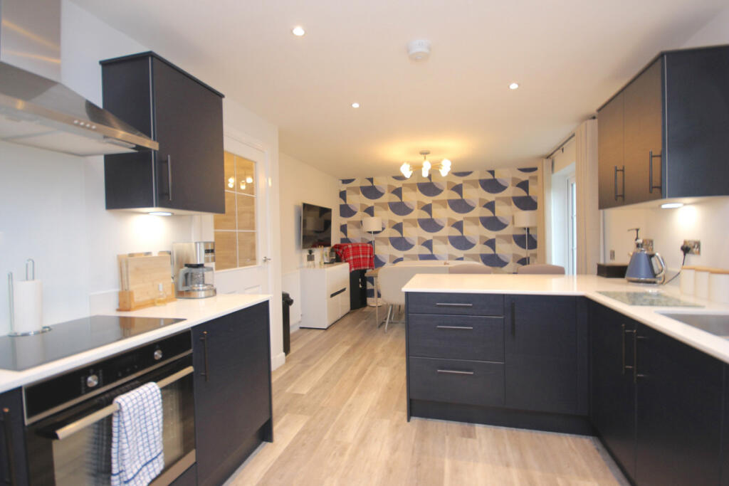 House in Glenmavis, Golfhill - More