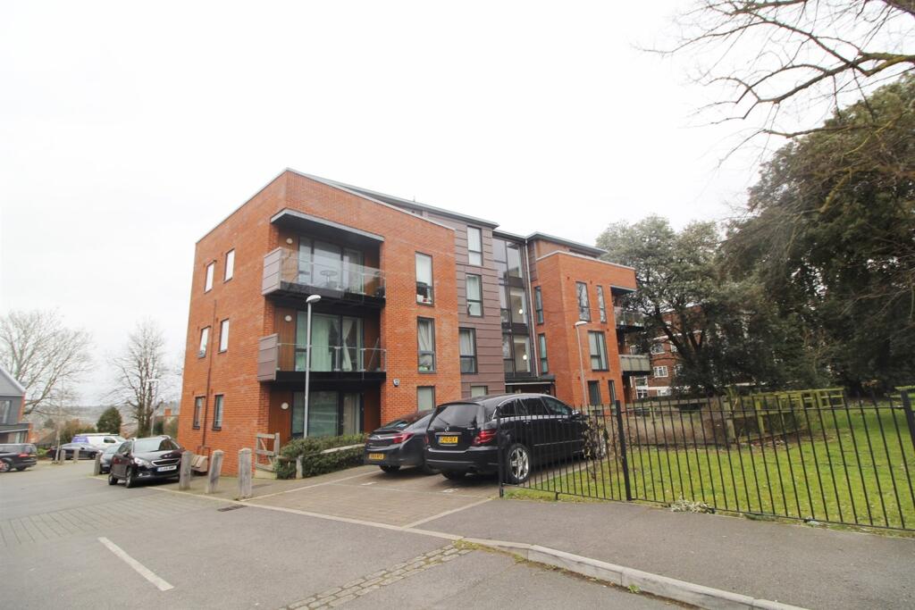 Main image of property: Alleyne Close, Reading, RG1