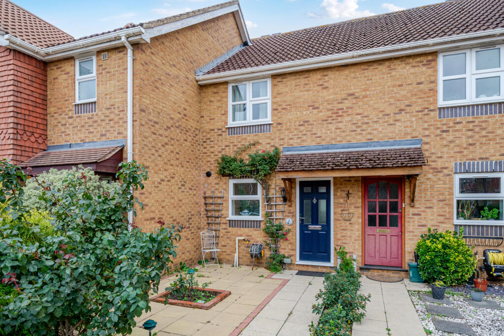 2-bed terraced on St. Andrews Gardens, Cobham, KT11, £495,000