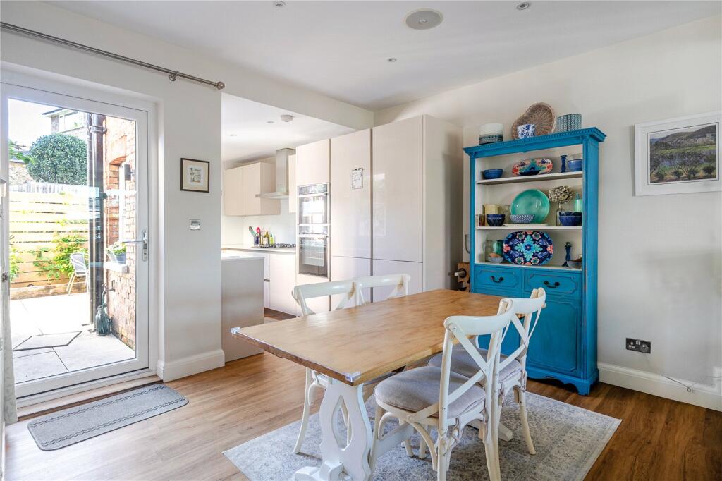 School Road, East Molesey, KT8 photo 4