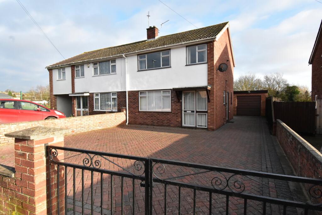 3-bed semi-detached on Carrant Road, Tewkesbury, GL20, £300,000
