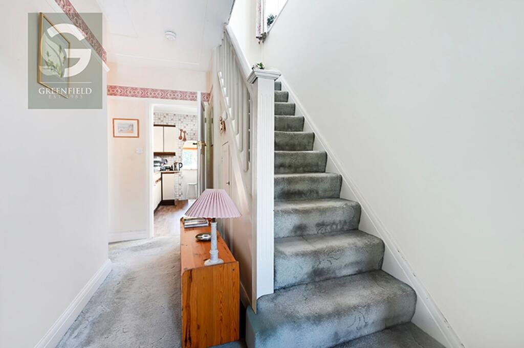 House in Epsom and Ewell, Stoneleigh - More
