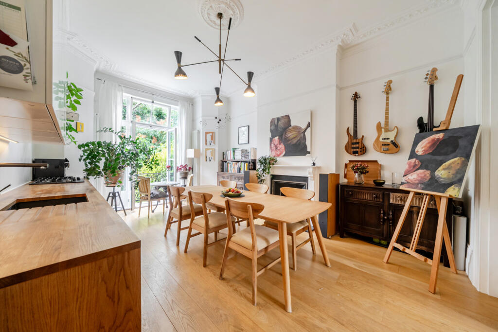 Apartment in London, Baizdon Road Estate, Blackheath - View 5
