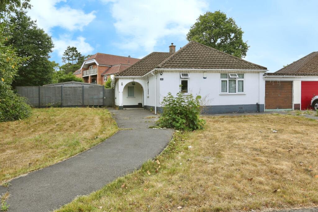 2-bed house on Moorhill Gardens, Southampton, Hampshire, SO18, £330,000