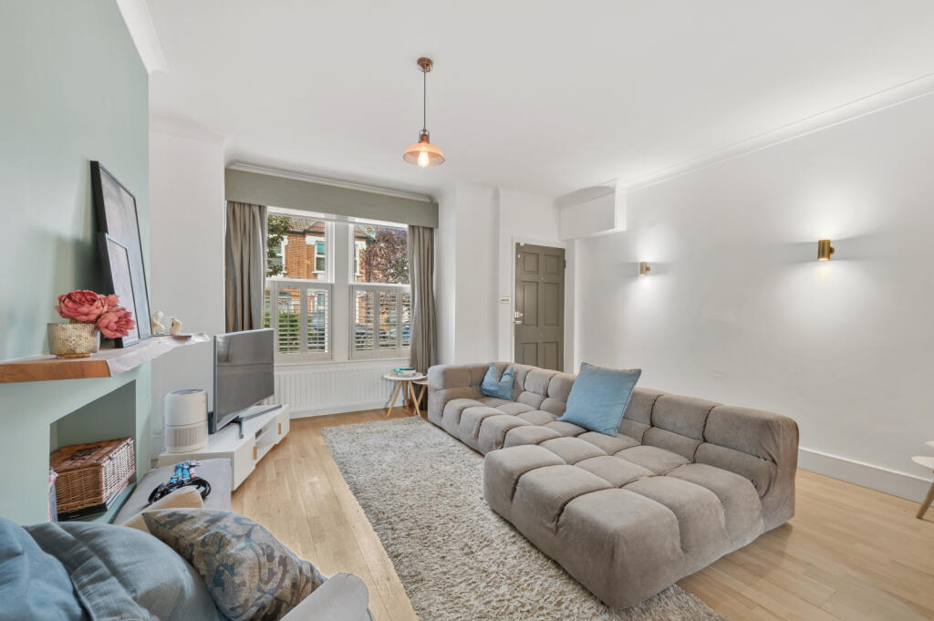 House in London - View 3
