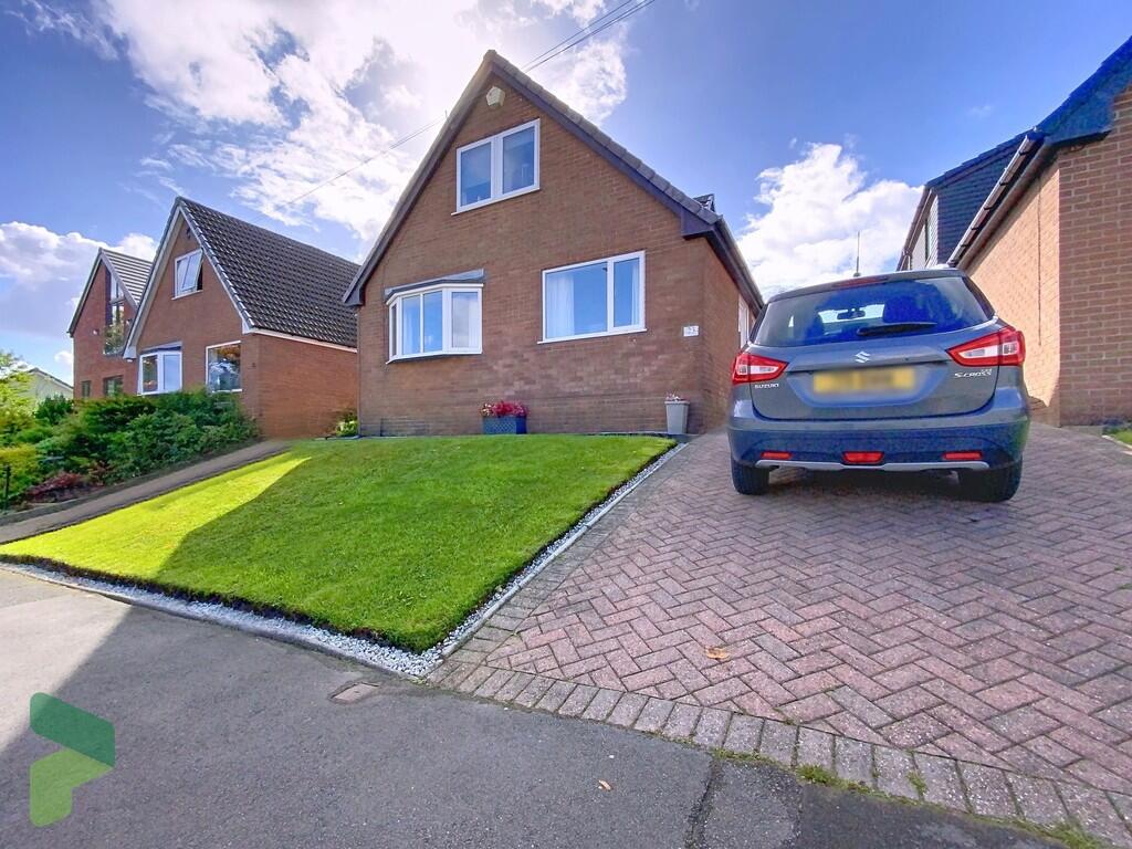 3-bed detached on Hoddlesden Road, Hoddlesden, Darwen, £310,000