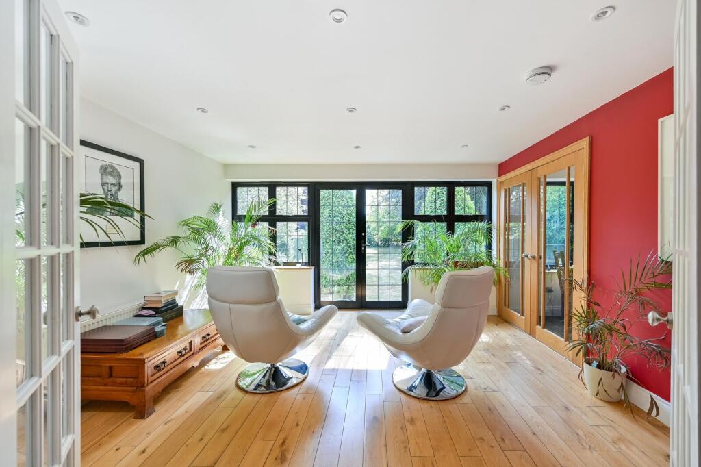 House in Slough - View 5