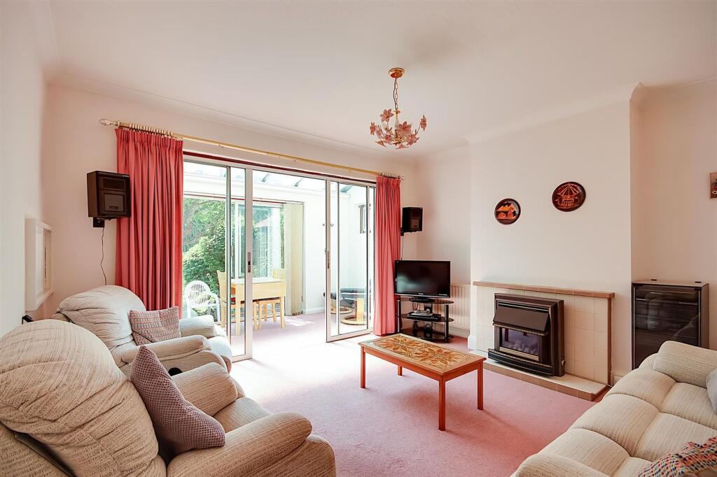 Bulkington Avenue, Worthing, BN14 photo 2