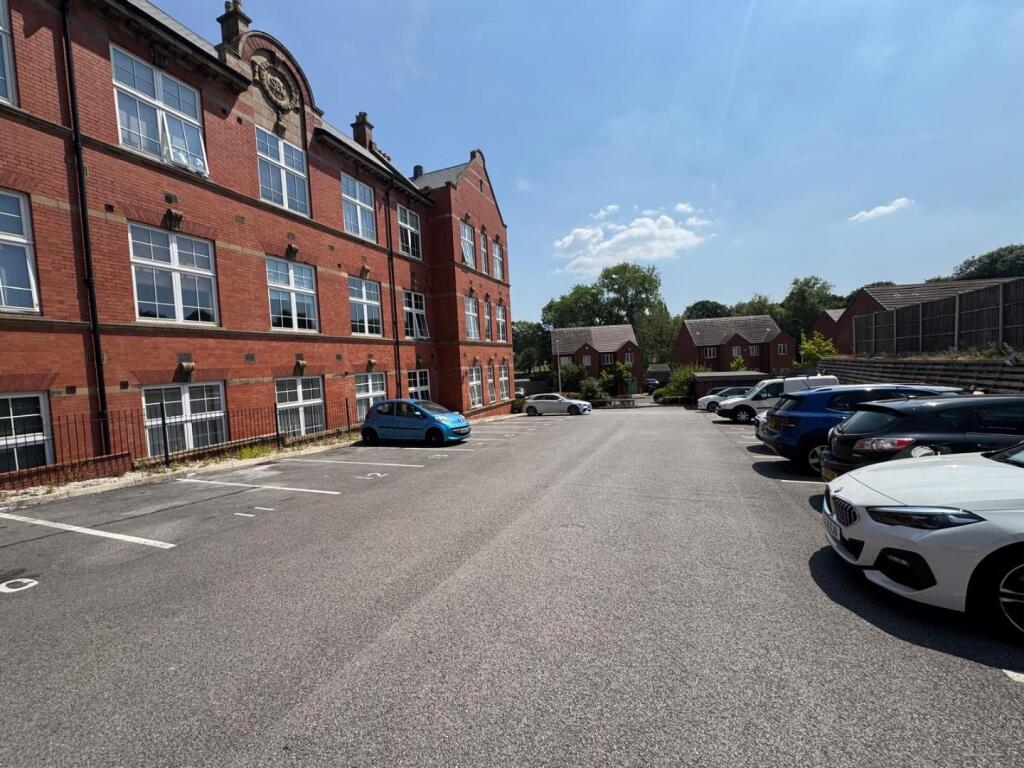 Apartment in Sandwell, West Midlands - More
