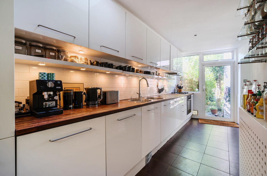 Templemere, Weybridge, Surrey, KT13 photo 4