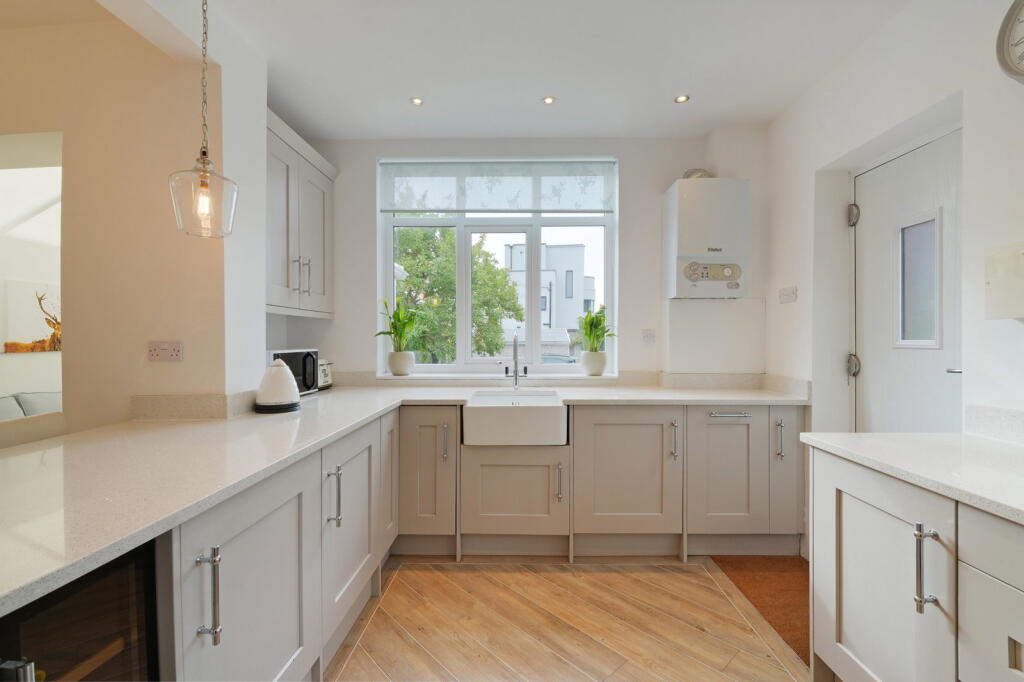 House in Sheffield, South Yorkshire - More