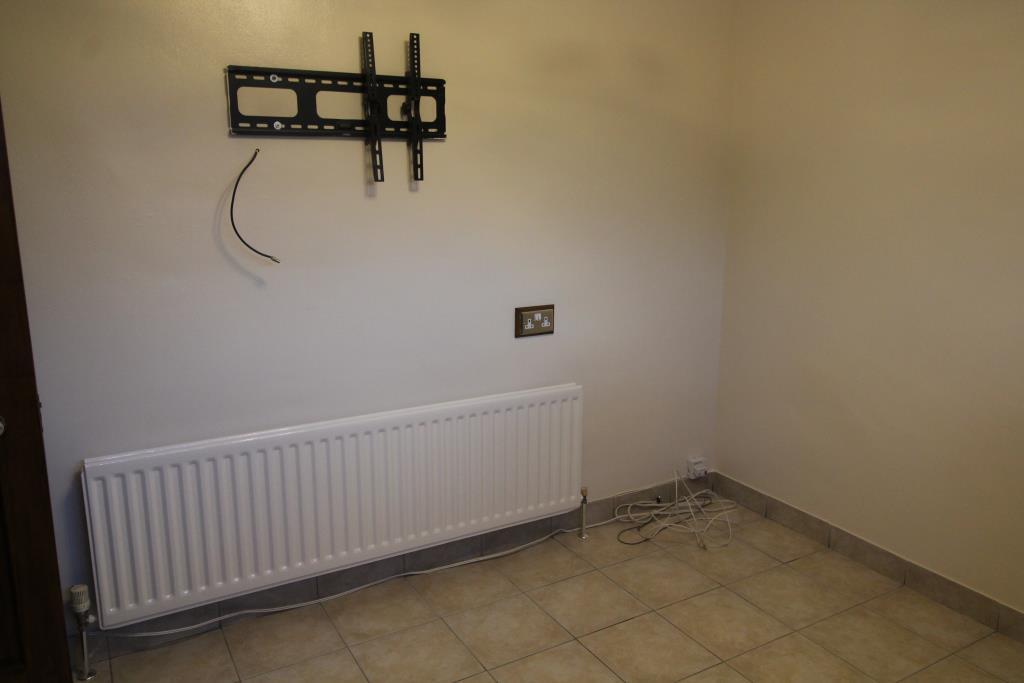 Apartment in Romford - View 5