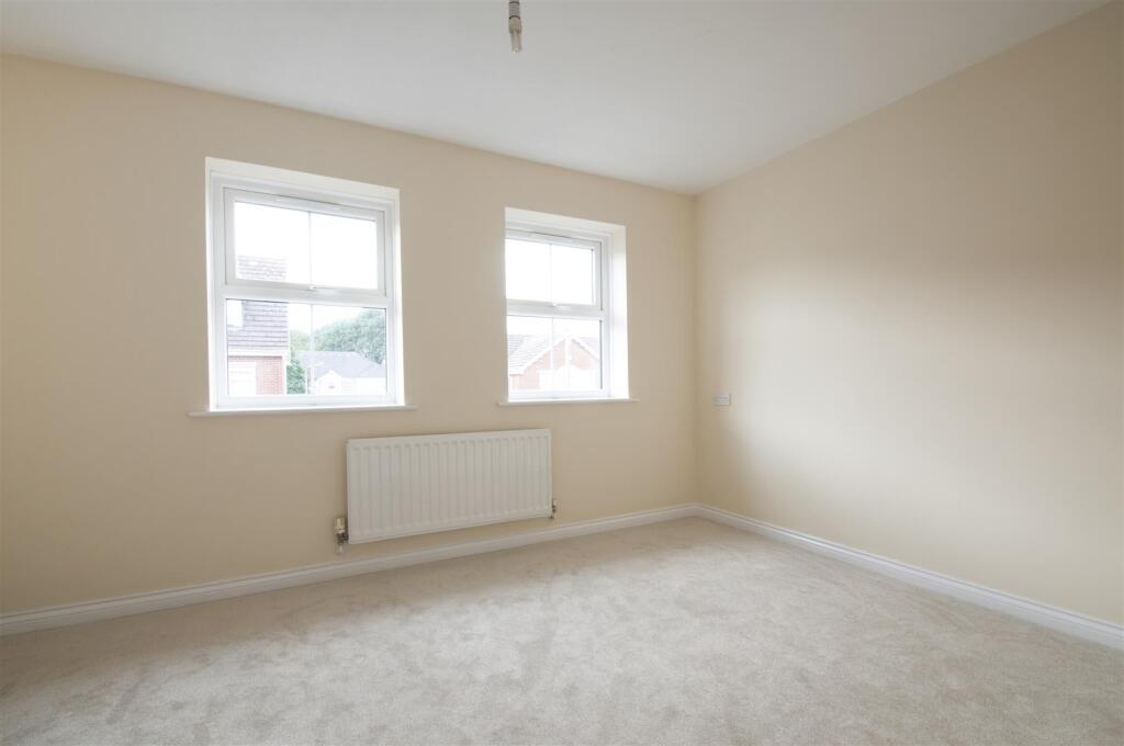 House in Slough - View 5