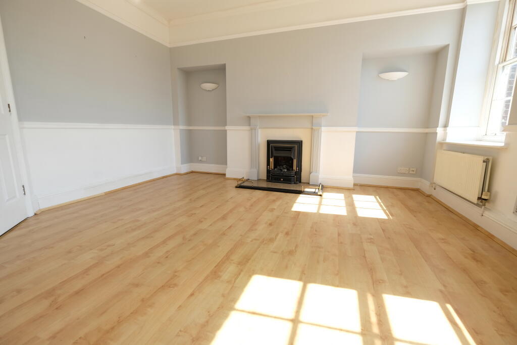 Apartment in Southampton - View 4