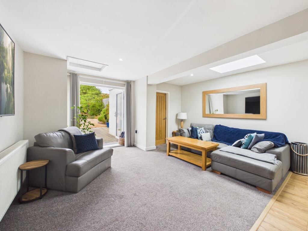 House in Bleadon - More